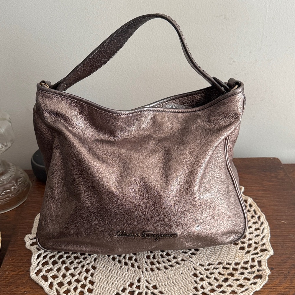 Salvatore Ferragamo Cream and Gold Textured Bag